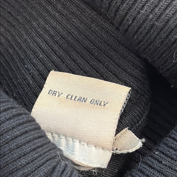 Escapade Medium Black Turtleneck Sweater - Picture 5 of 5